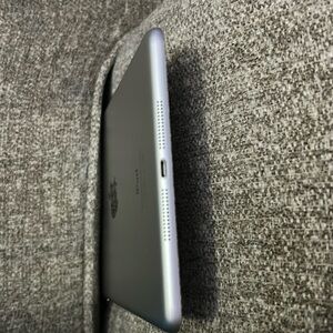 Apple iPad mini 2 working  ic locked